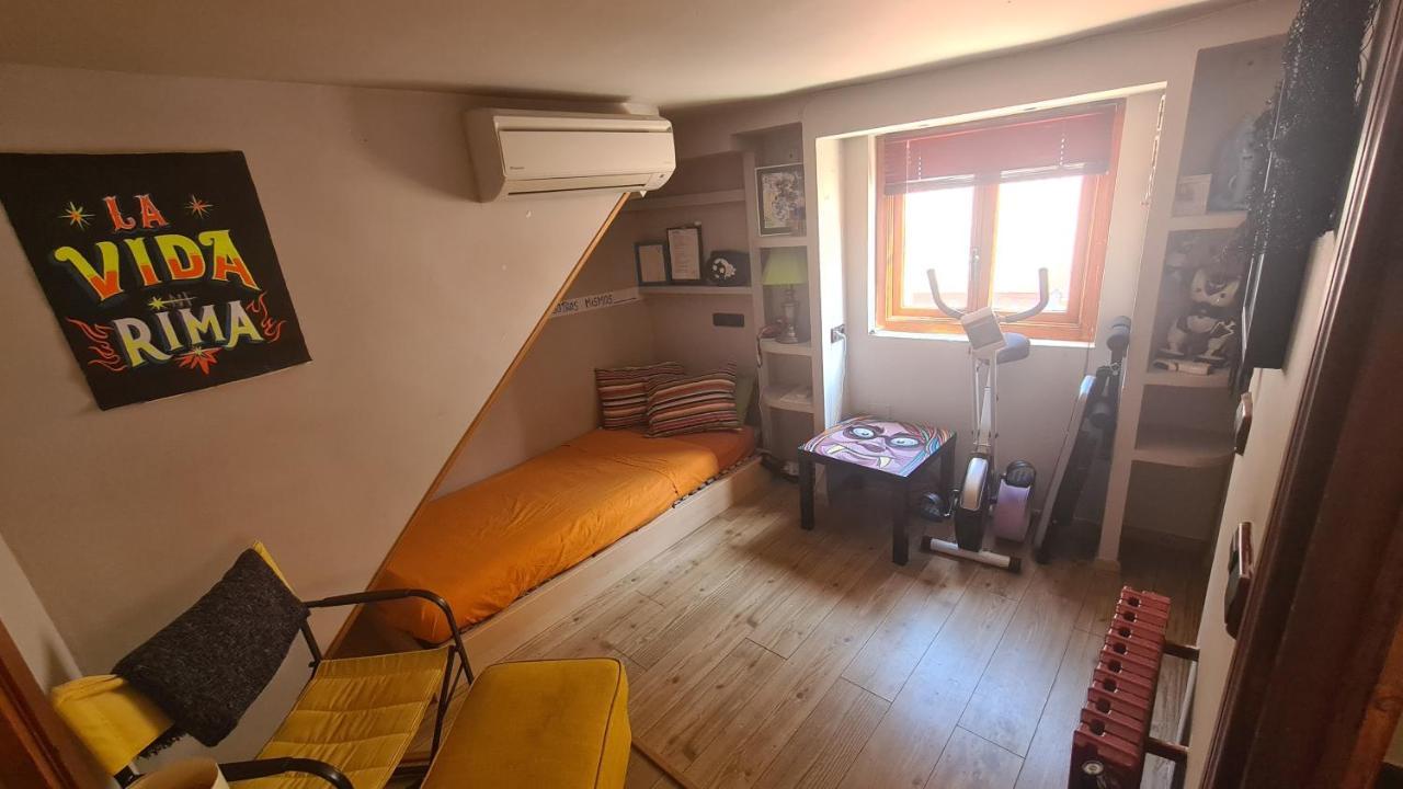 Duplex Con Garaje En Malasana Madrid Bagian luar foto